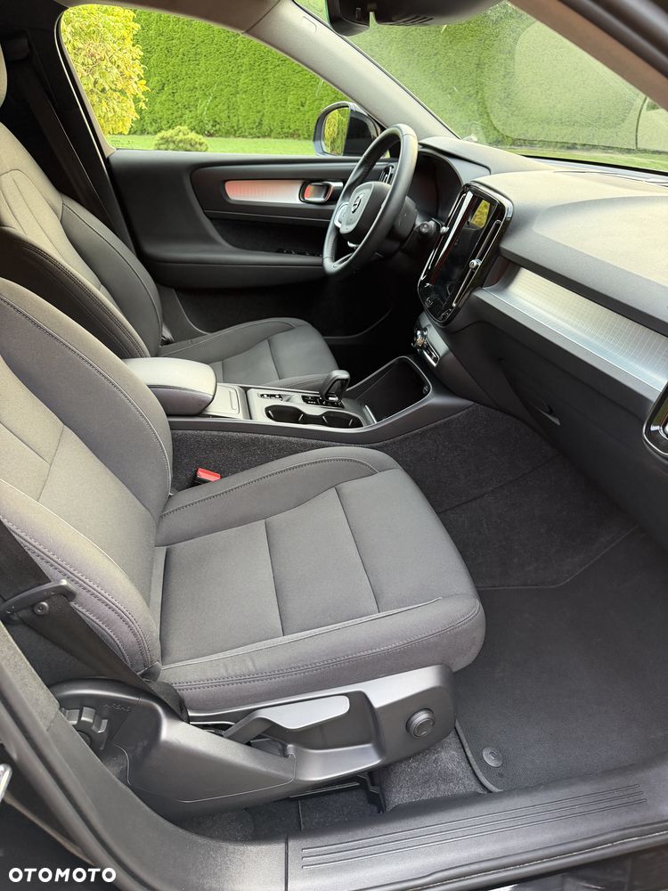 Volvo XC 40 B4 B AWD Momentum - 12