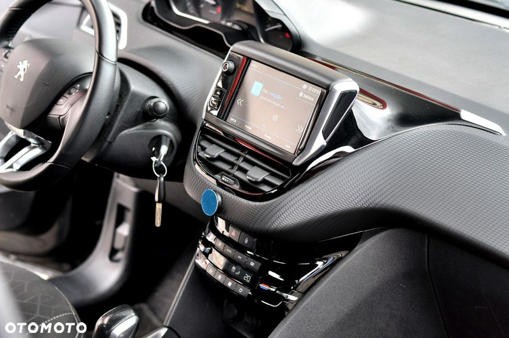 Peugeot 2008 1.2 Pure Tech GPF Style - 12