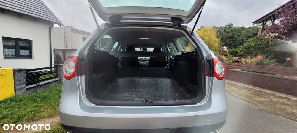 Volkswagen Passat 2.0 TDI Comfortline DSG - 5