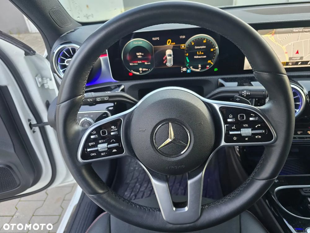 Mercedes-Benz Klasa A 250 4Matic 7G-DCT AMG Line - 24