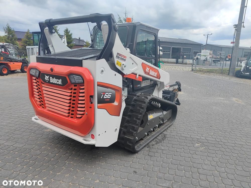 Bobcat T66 - 10