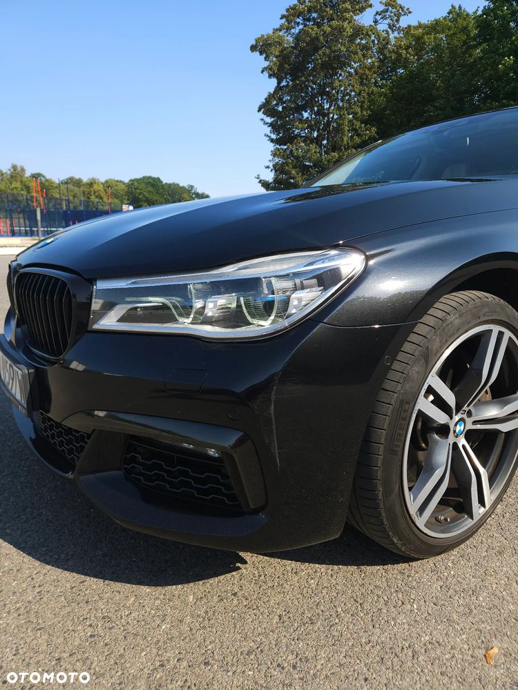BMW Seria 7 750i xDrive - 10