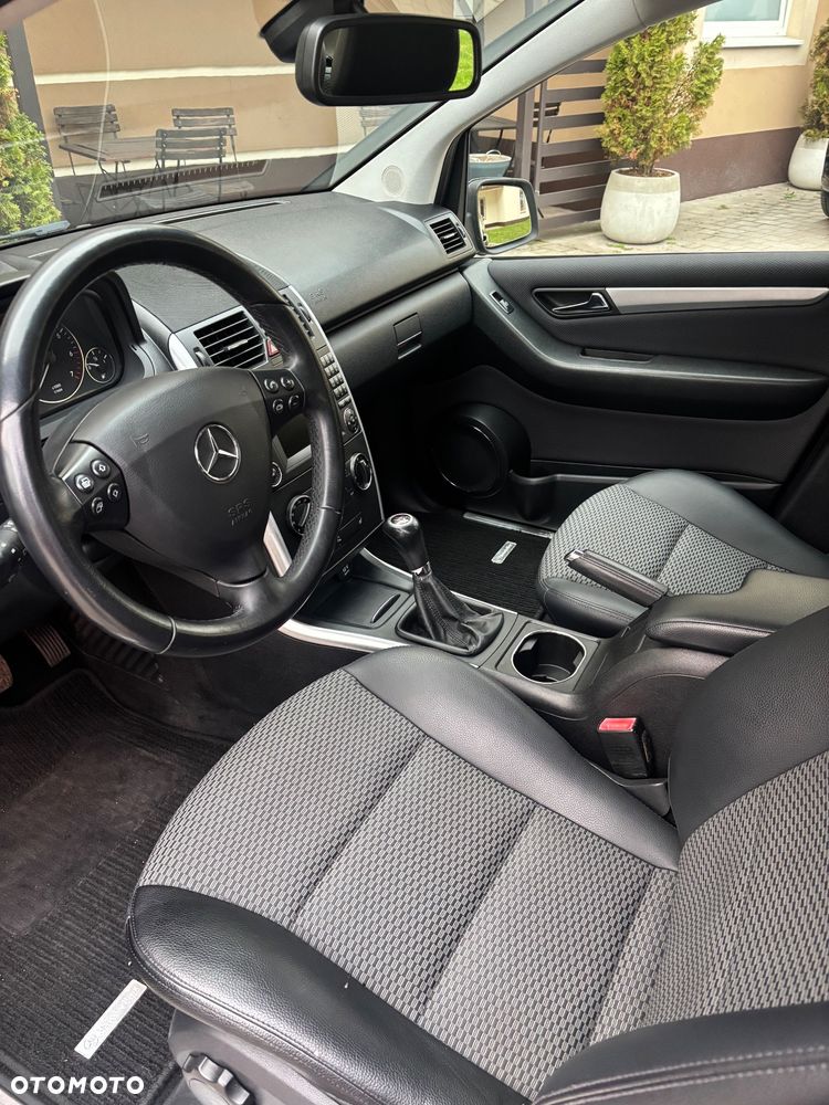 Mercedes-Benz Klasa A 170 Avantgarde Edition 10 - 12