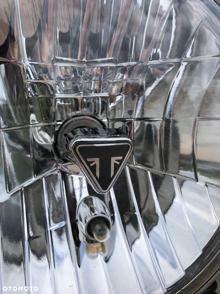Triumph Street Twin - 4
