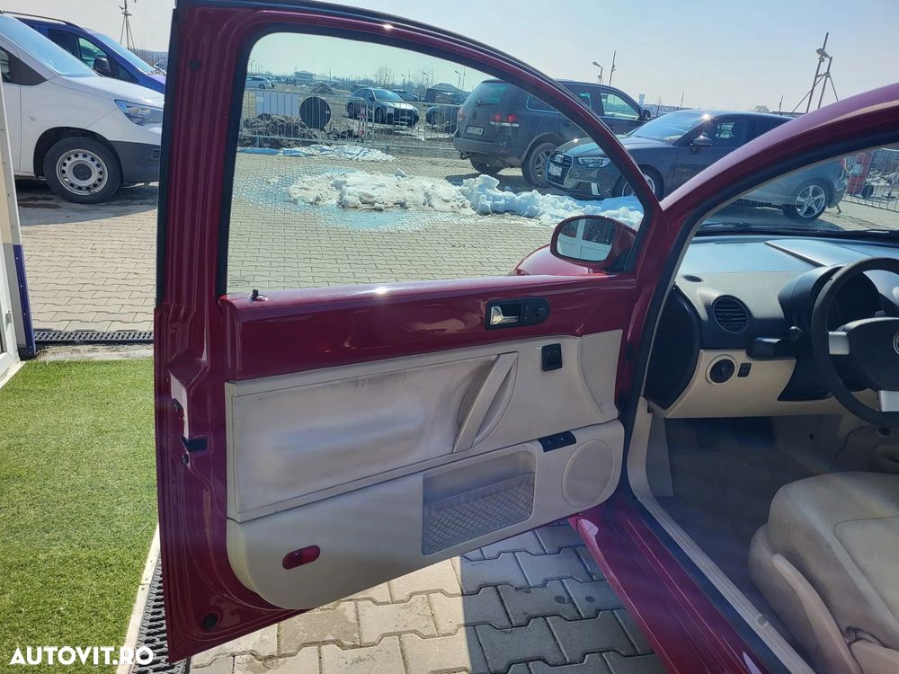 Volkswagen New Beetle - 11