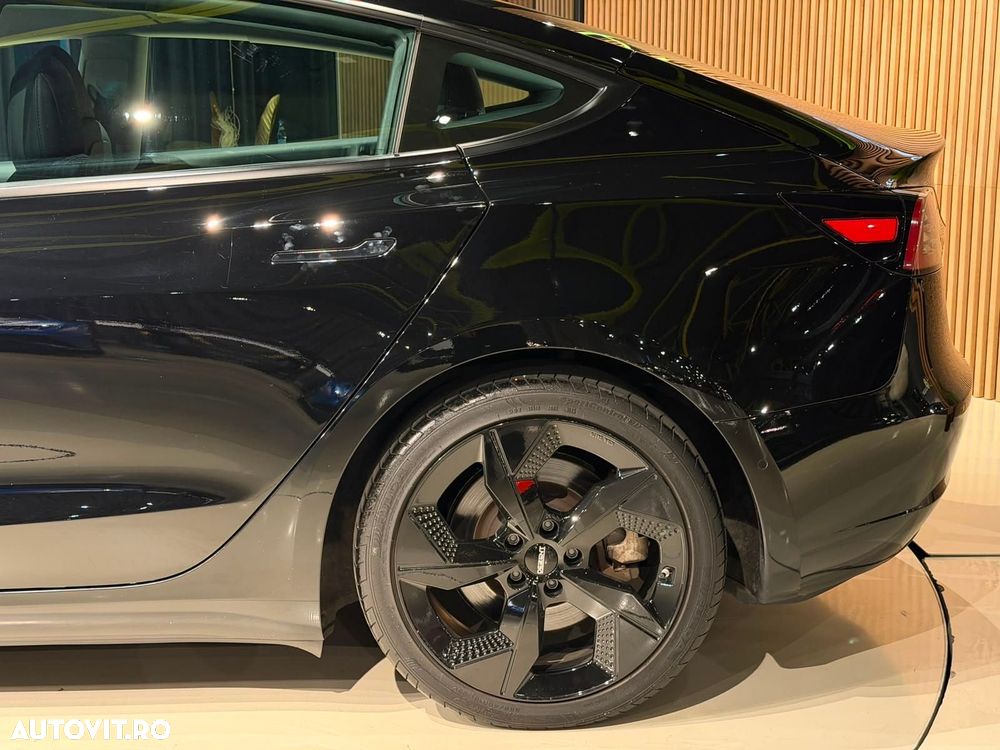 Tesla Model 3 - 18