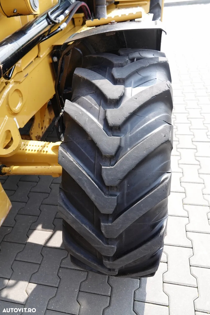 Cat 432 F2 / BULDOEXCAVATOR / AN 2019 / SET GALETE - 17