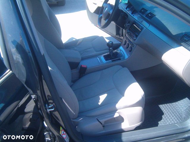 Volkswagen Passat - 20