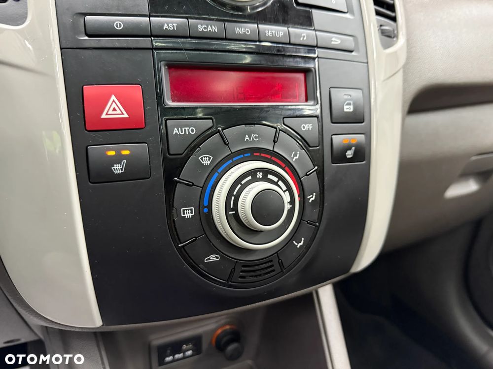 Kia Venga 1.6 CVVT Platinum Edition - 5