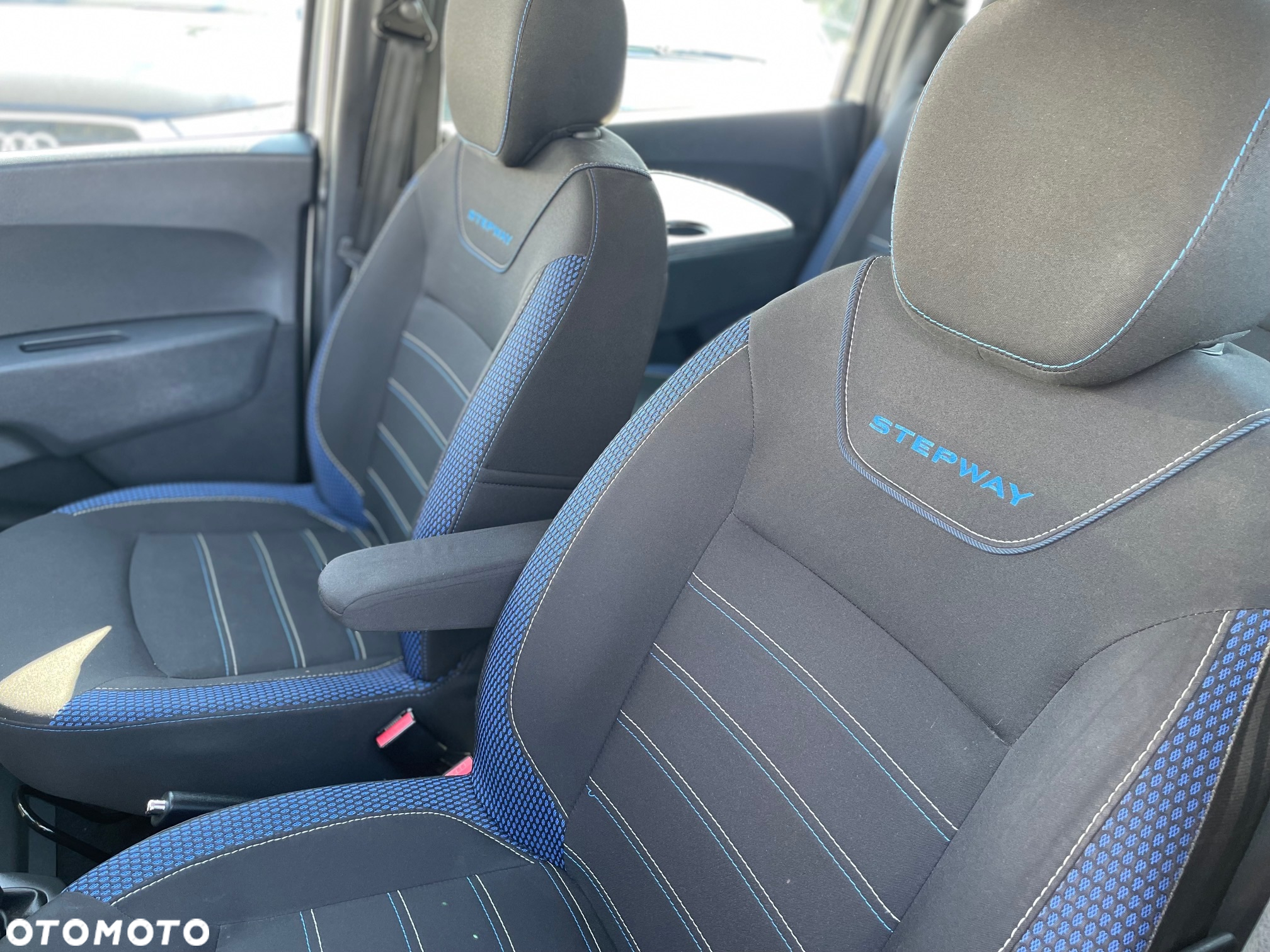 Dacia Lodgy Blue dCi 115 (7-Sitzer) Stepway Selection Blue - 19