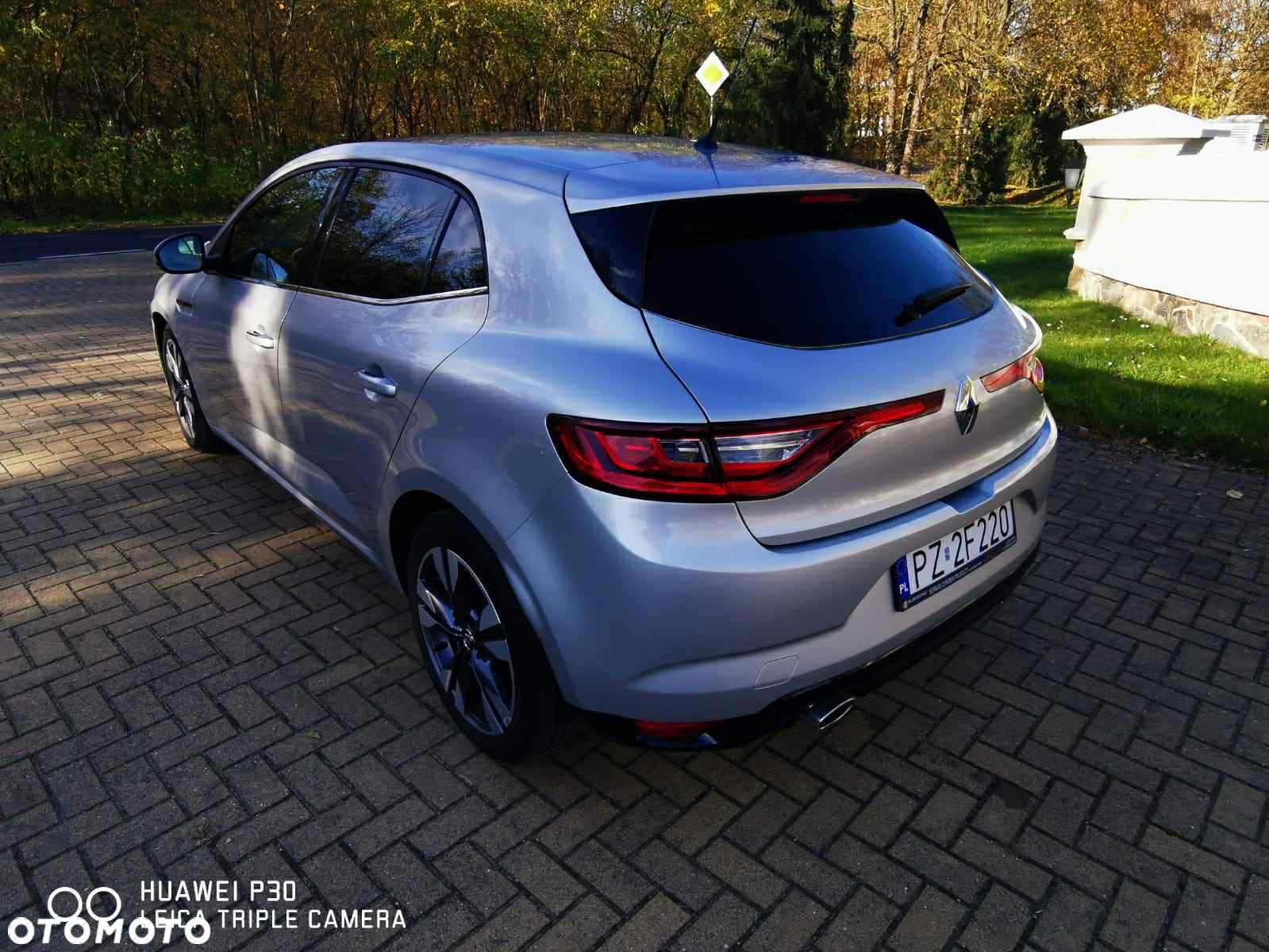 Renault Megane 1.5 Blue dCi Techno EDC - 4