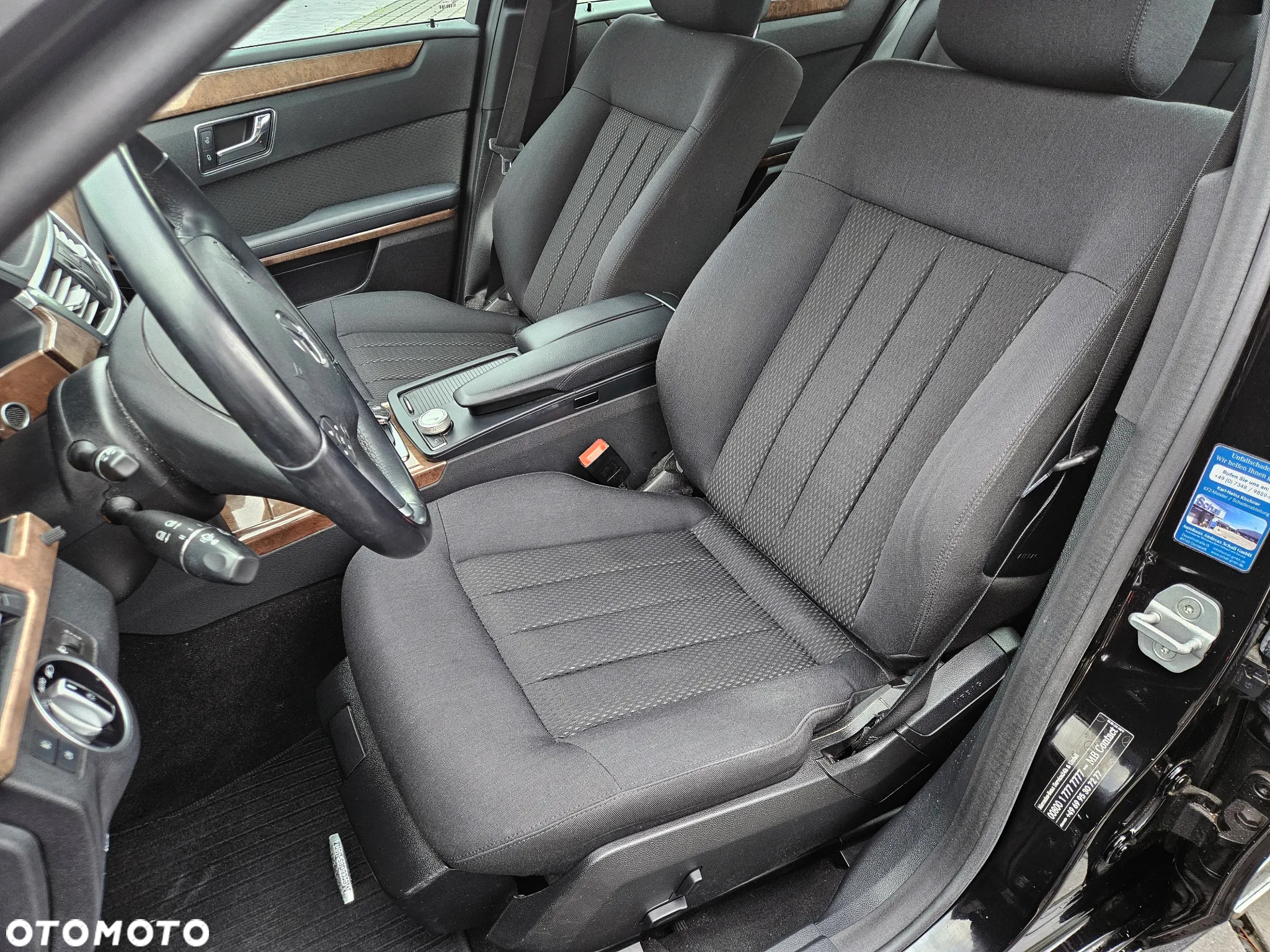 Mercedes-Benz Klasa E 200 CGI BlueEFFICIENCY 7G-TRONIC Avantgarde - 11