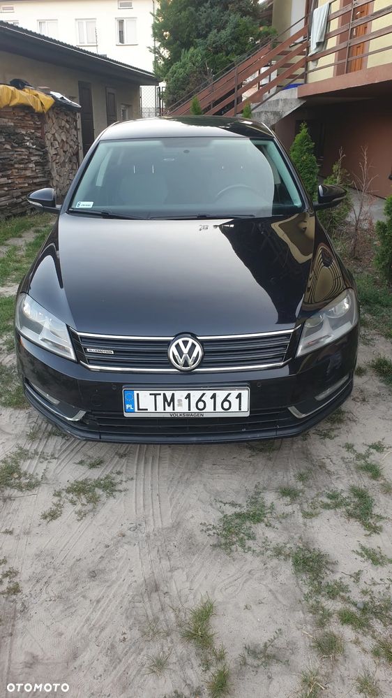 Volkswagen Passat 1.6 TDI DPF BlueMot Highline - 1