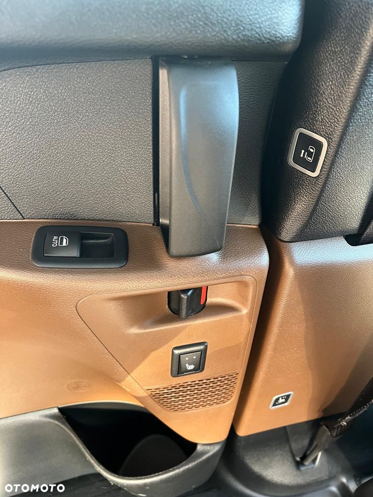 Chrysler Pacifica - 12