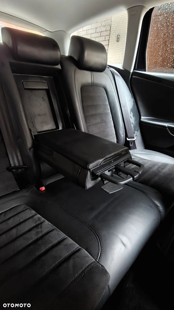 Volkswagen Passat 2.0 TDI Highline - 12