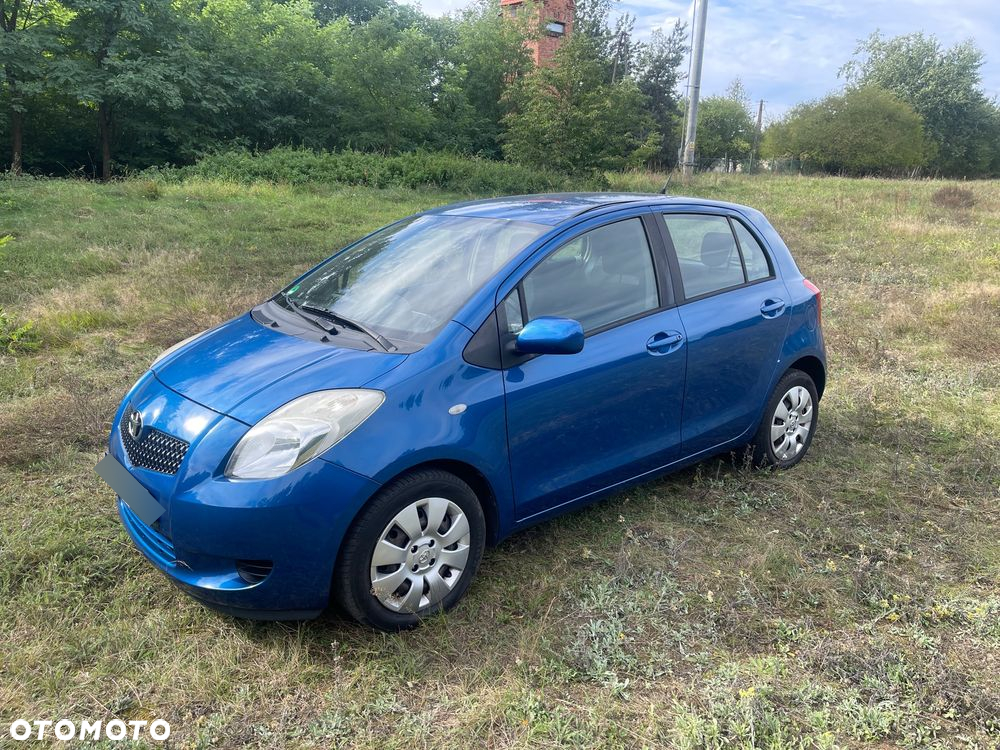 Toyota Yaris 1.3 Sol - 4