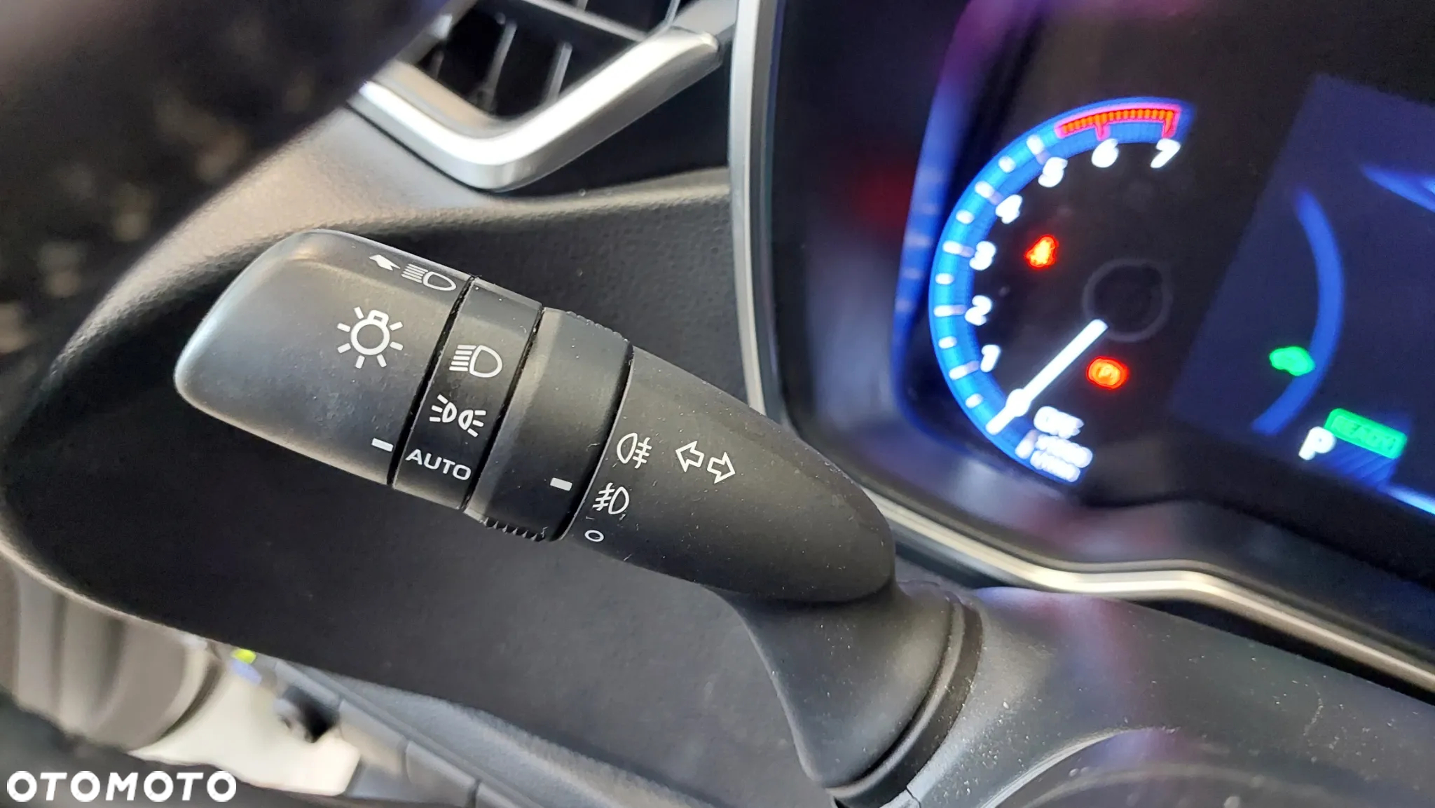 Toyota Corolla 1.8 Hybrid Comfort - 25