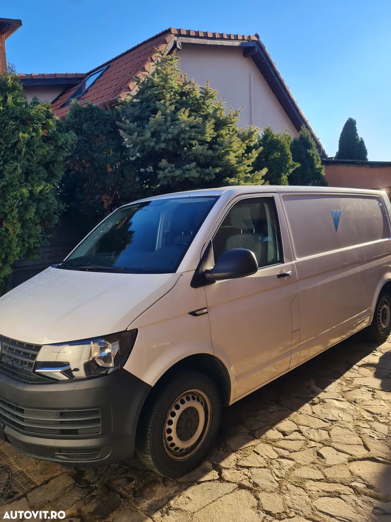 Volkswagen Transporter - 1