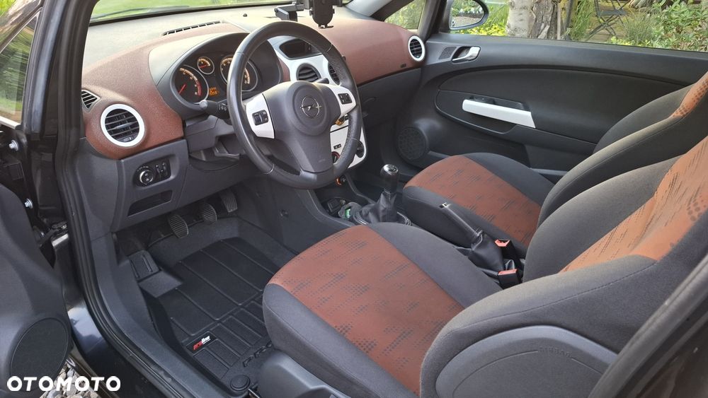 Opel Corsa 2011 photo 2