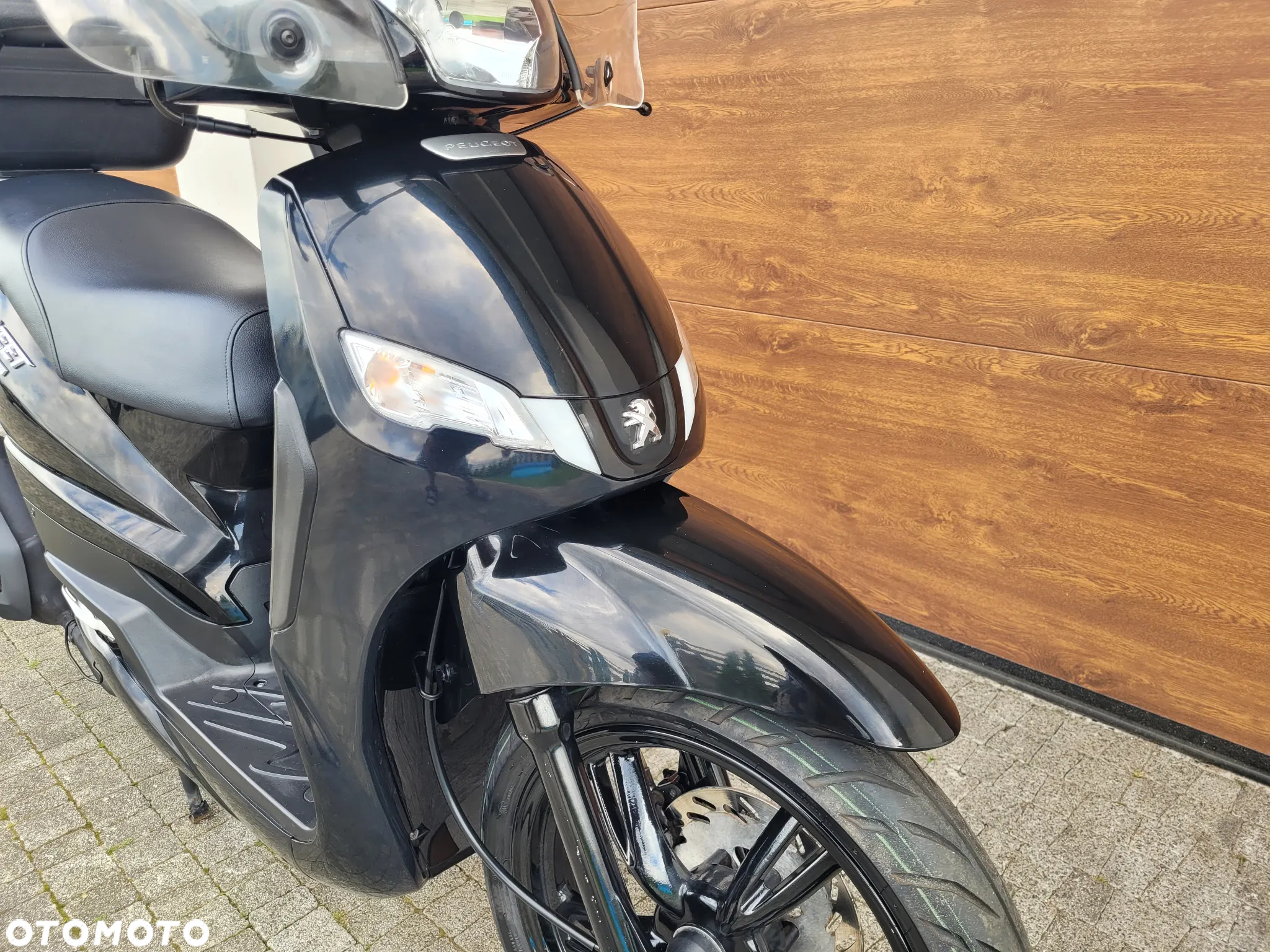 Peugeot Tweet - 21