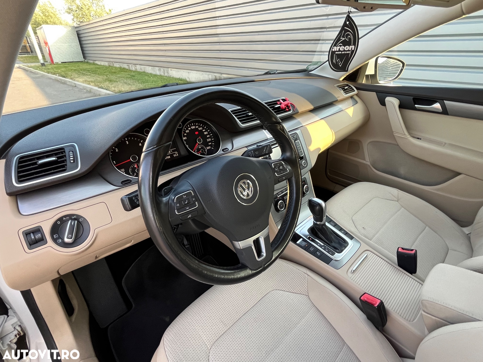 Volkswagen Passat Variant 2.0 TDI DPF DSG Individual - 12