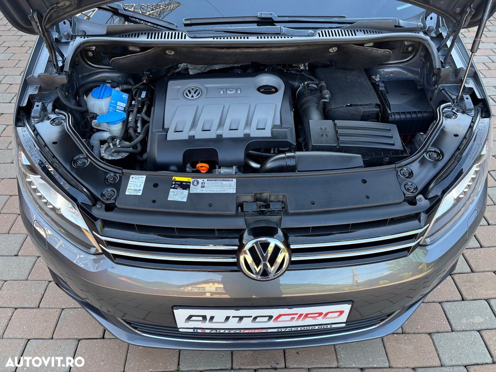 Volkswagen Touran 2.0 TDI DPF BlueMotion Technology DSG Highline - 11