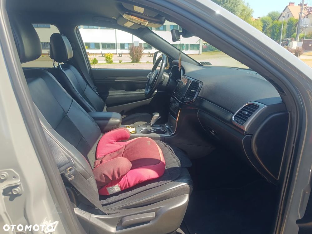 Jeep Grand Cherokee - 27
