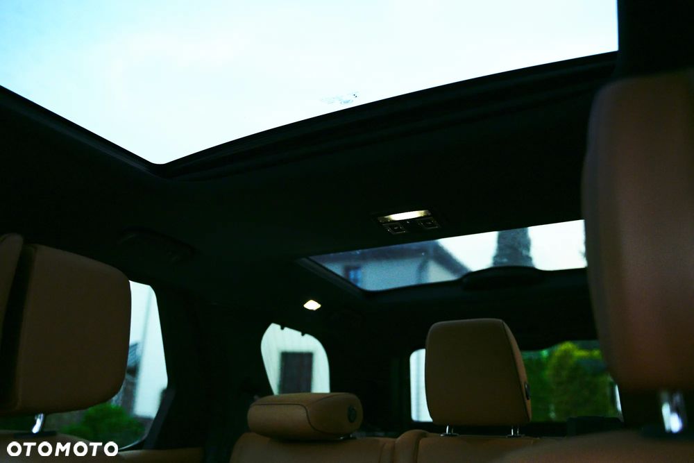 Land Rover Discovery 3.0 Si6 HSE Luxury - 24
