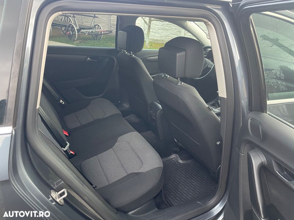 Volkswagen Passat - 19