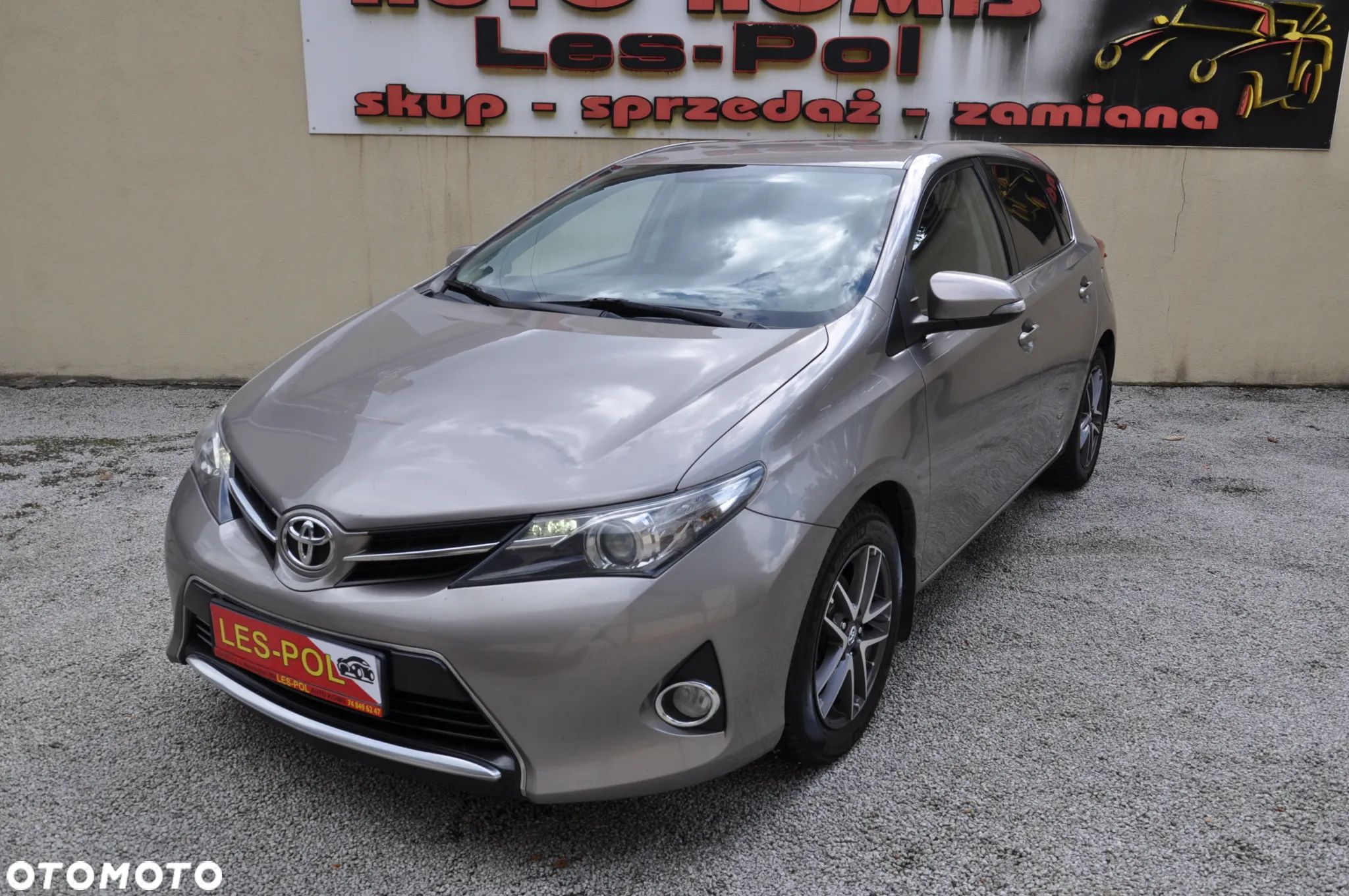Toyota Auris - 1