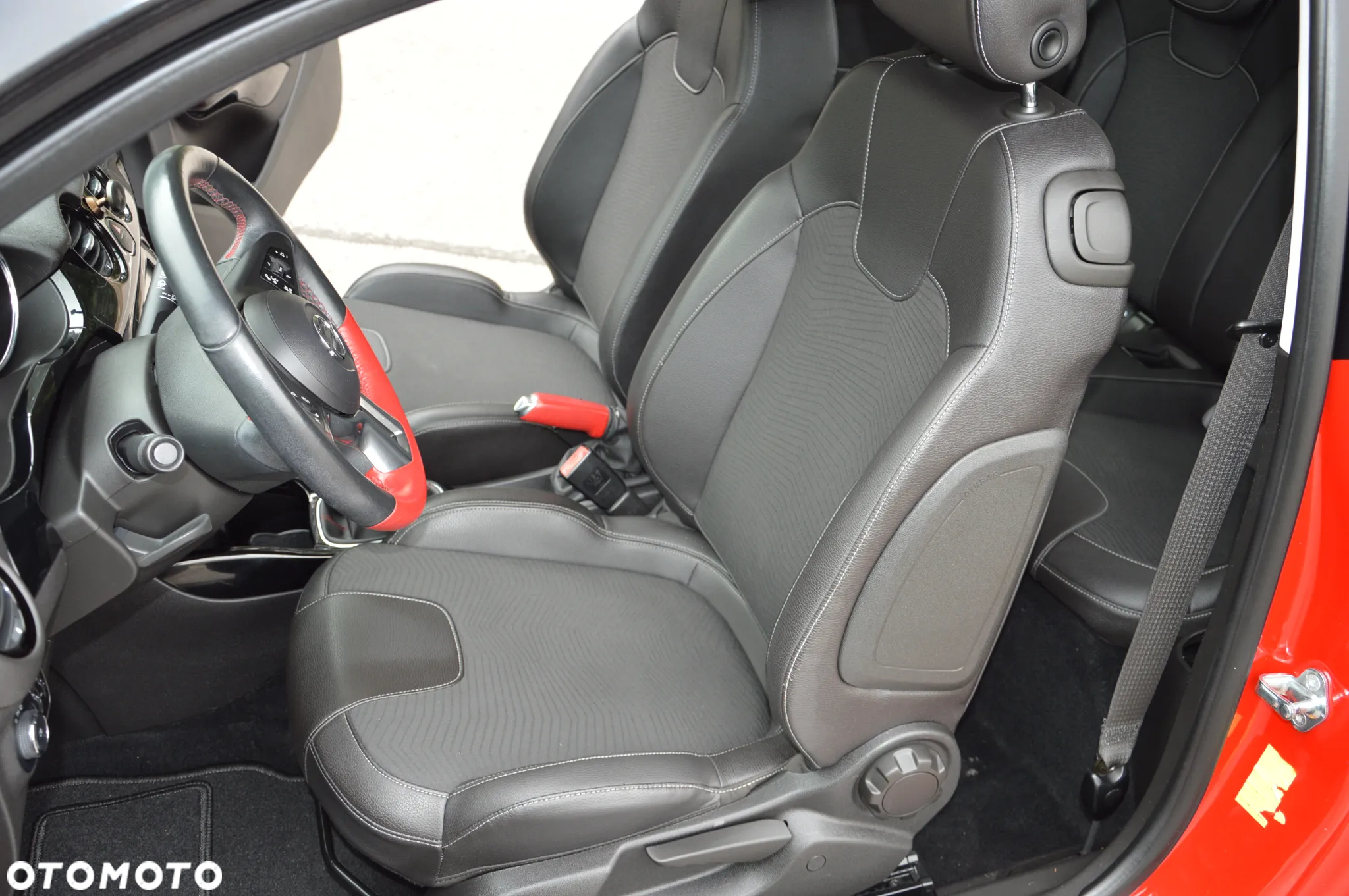Opel Adam 1.2 Black Jack S&S - 19