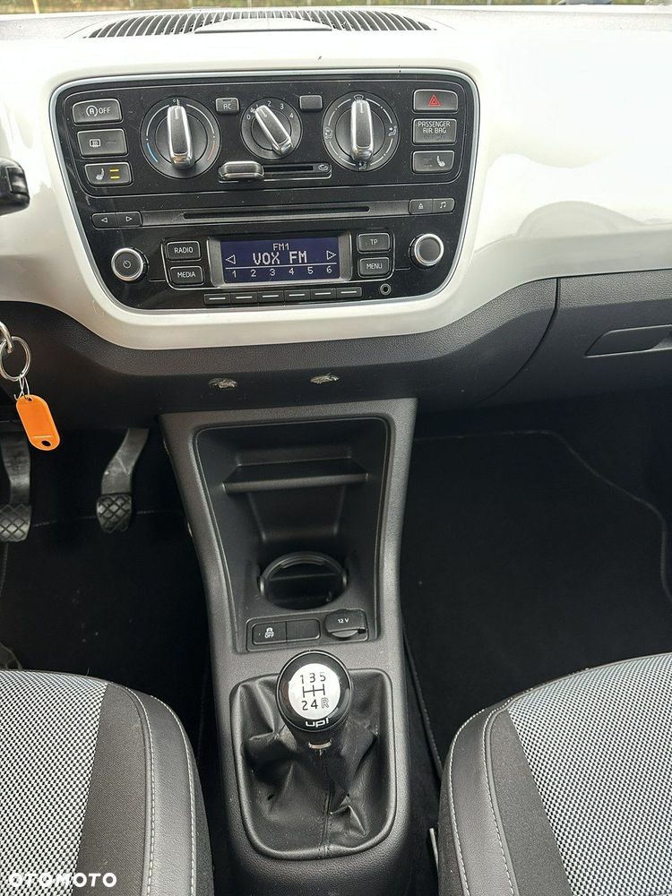 Volkswagen up! - 19