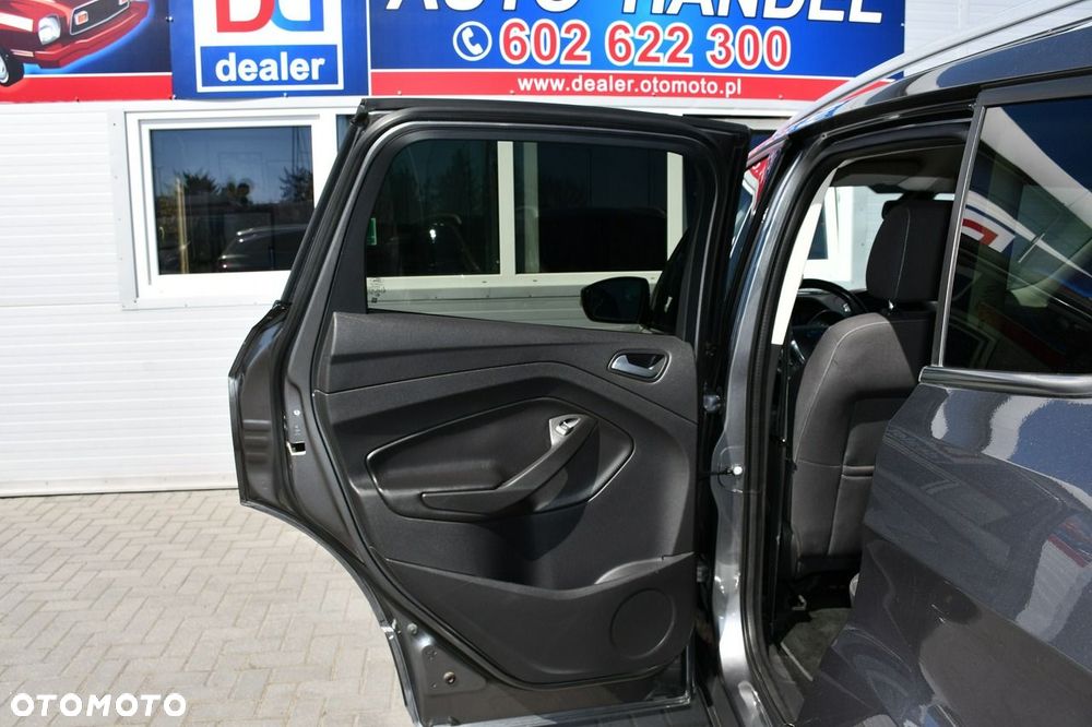 Ford Kuga - 37