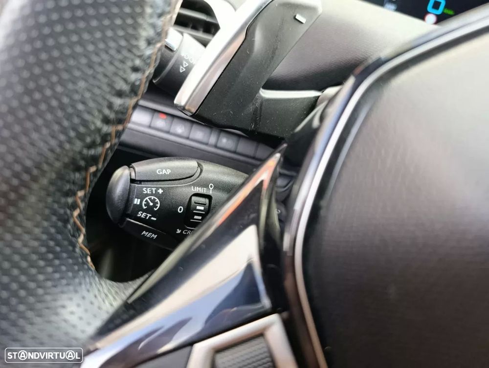 Peugeot 3008 1.6 Hybrid4 GT e-EAT8 - 6