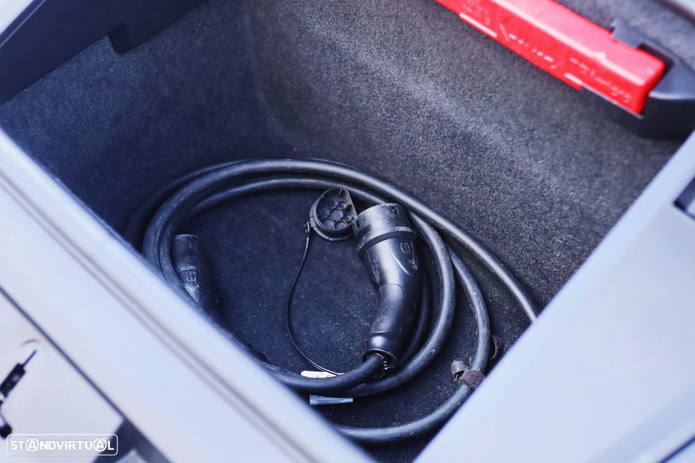 Porsche Taycan 4S Bateria Performance Plus - 31