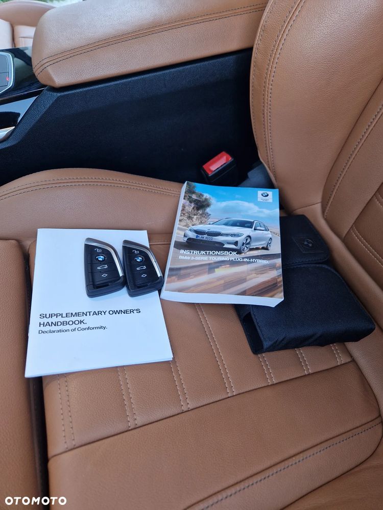 BMW Seria 3 330e xDrive - 31