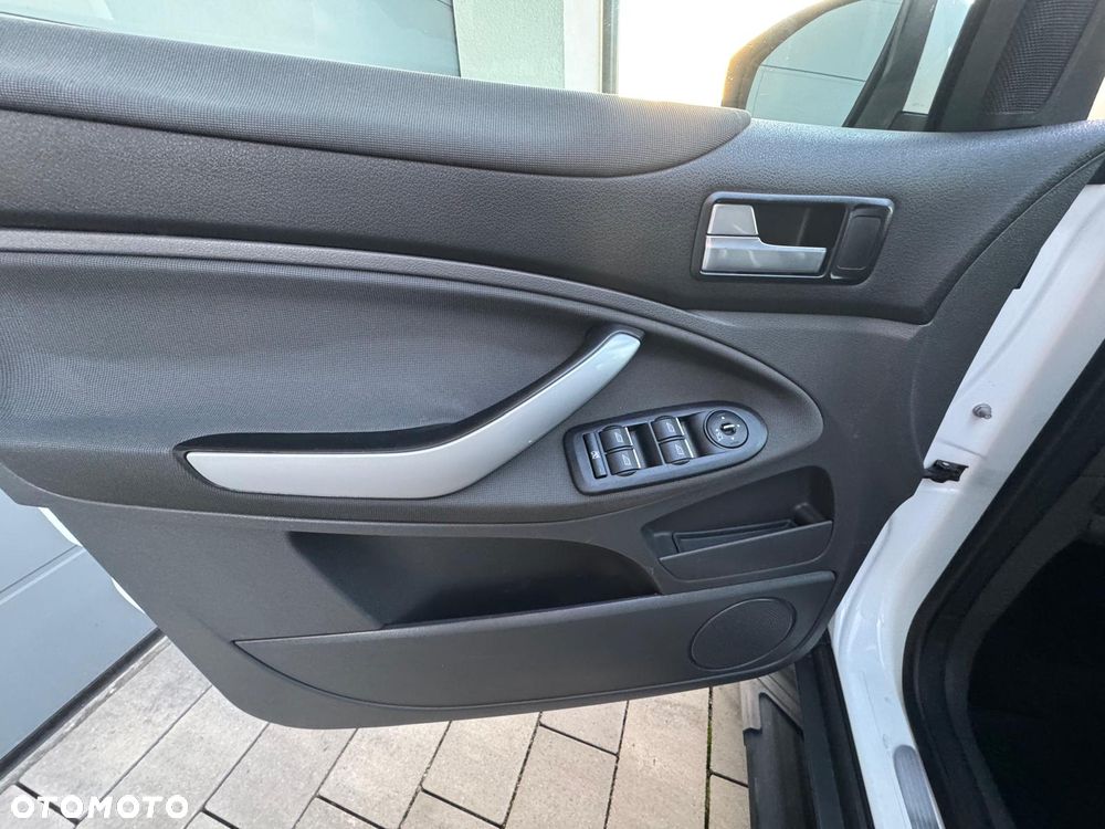 Ford Kuga 2.0 TDCi 4x4 Trend - 22