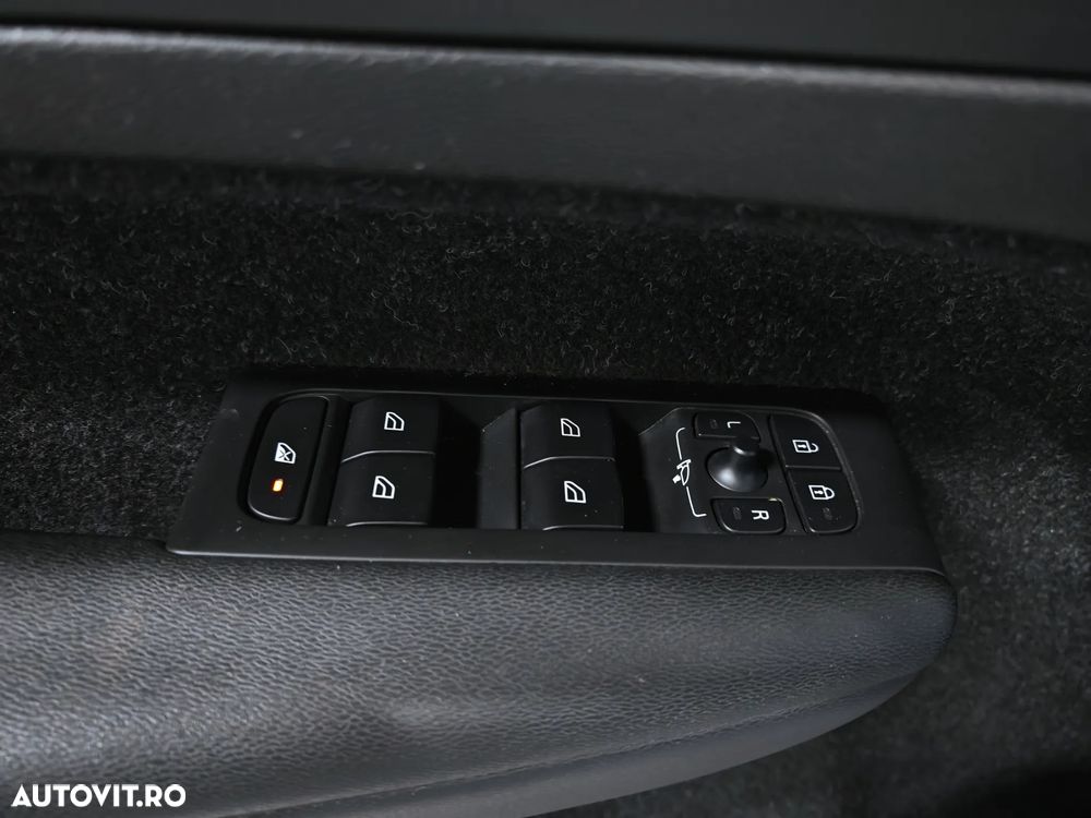 Volvo XC 40 T3 AT8 Momentum - 23