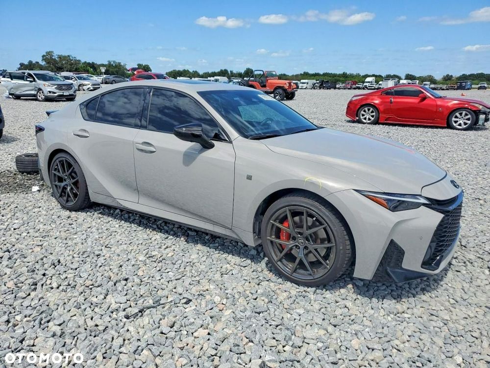 Lexus IS