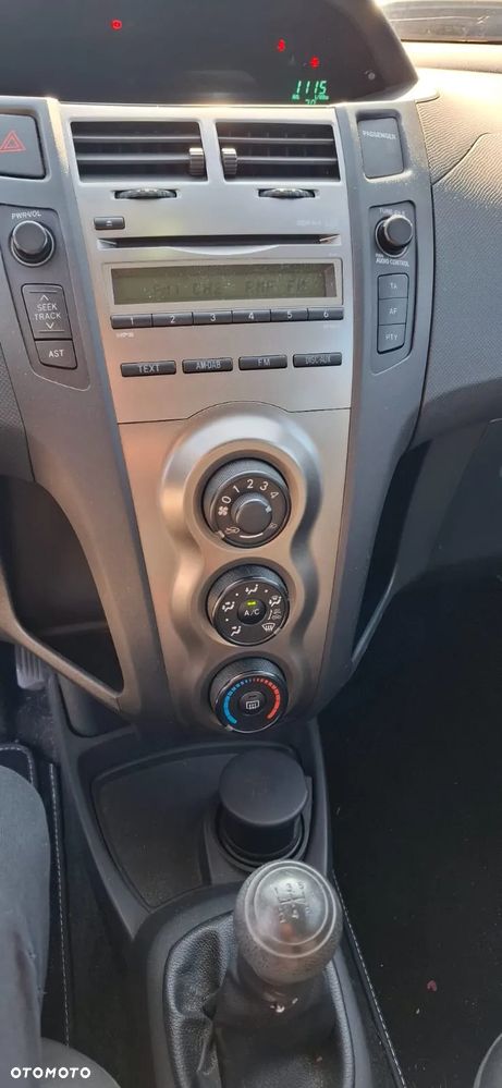 Toyota Yaris - 11