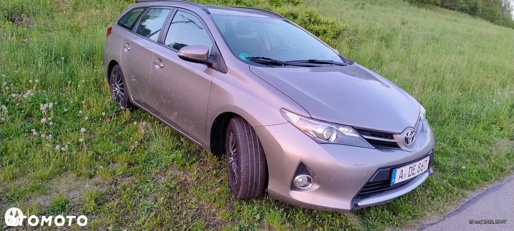 Toyota Auris 1.4 D-4D Dynamic - 5