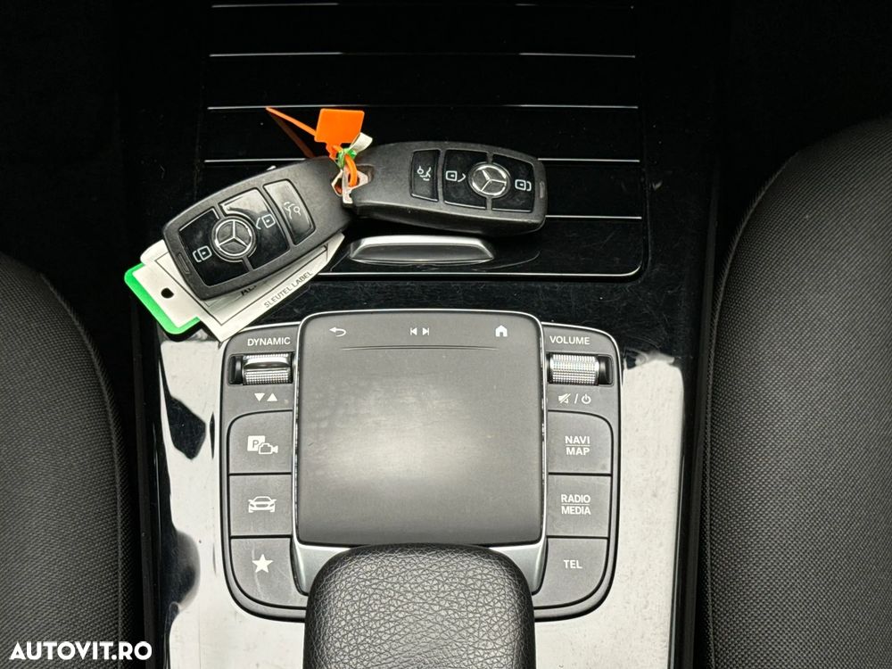 Mercedes-Benz A 180 - 25