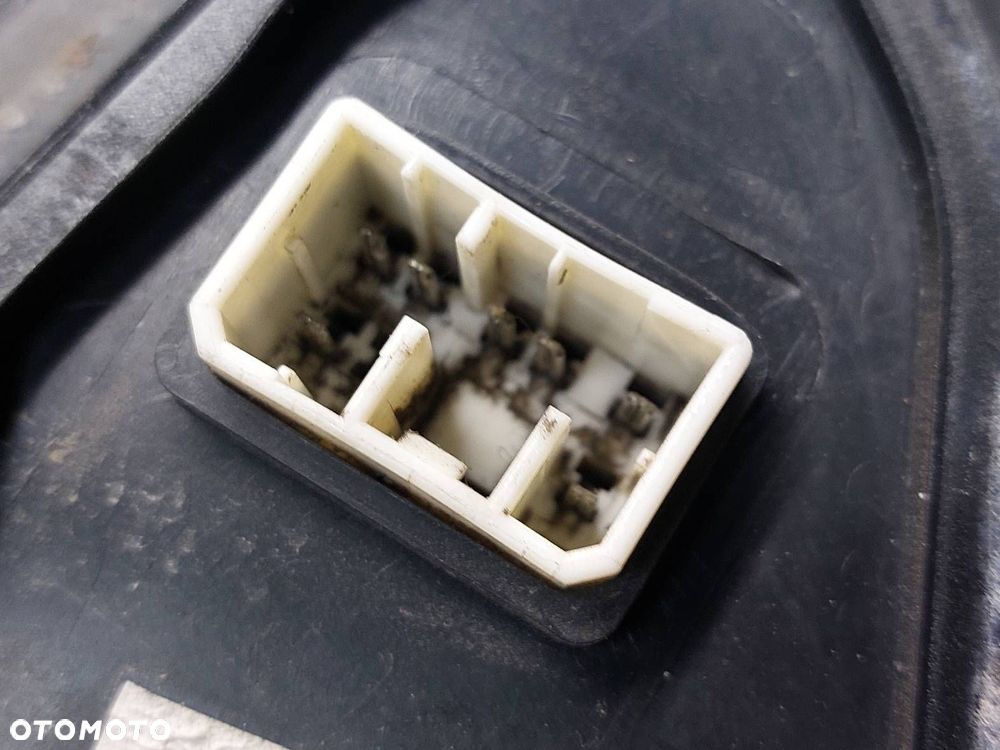 LUSTERKO LEWE + PRAWE ELEKTRYCZNE KIA SORENTO I YC 7 PIN EU - 12