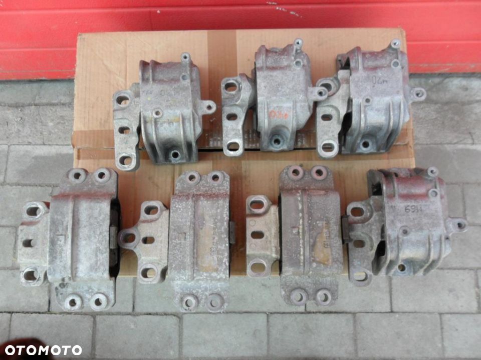 ŁAPA PODPORA PODUSZKA SILNIKA AUDI A3 8P0 RÓZNE 8P - 1