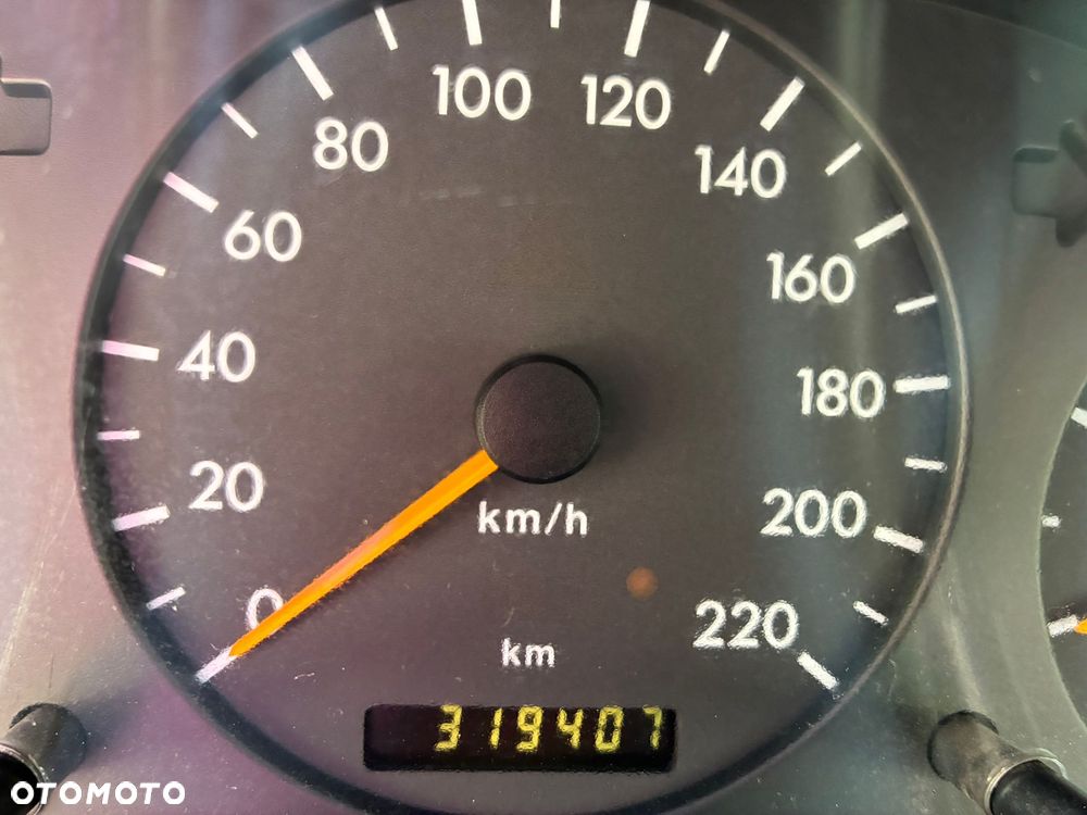 Mercedes-Benz ML - 24