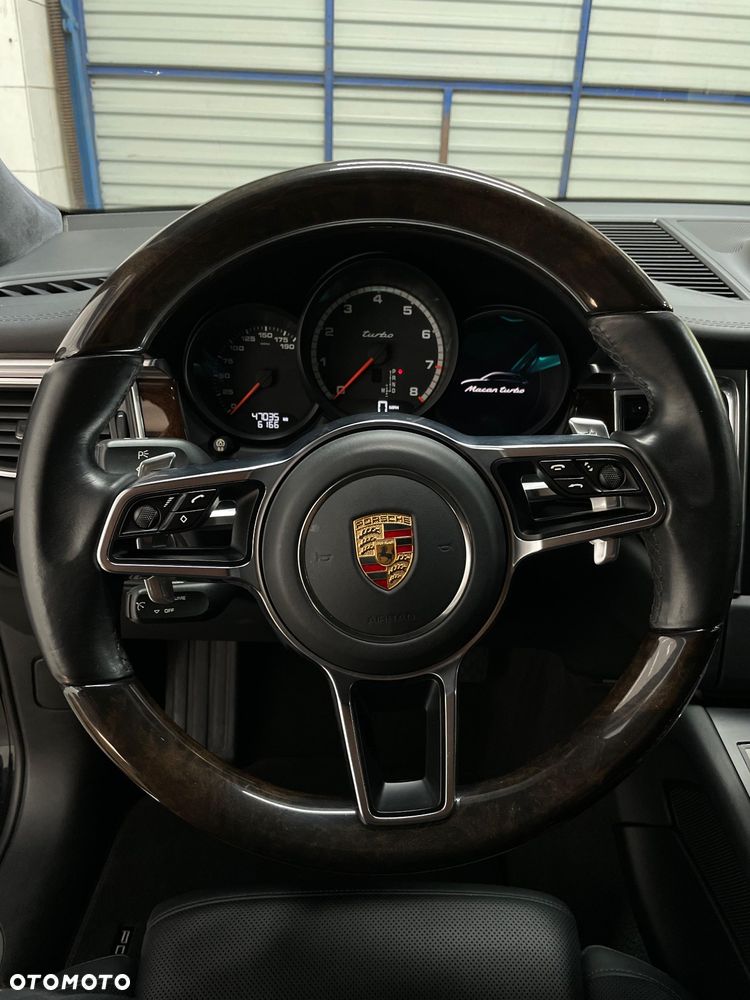 Porsche Macan Turbo PDK - 19