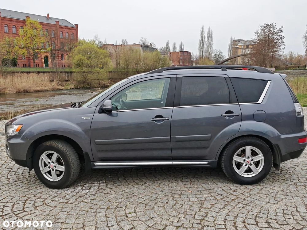 Mitsubishi Outlander 2.4 Intense + - 7