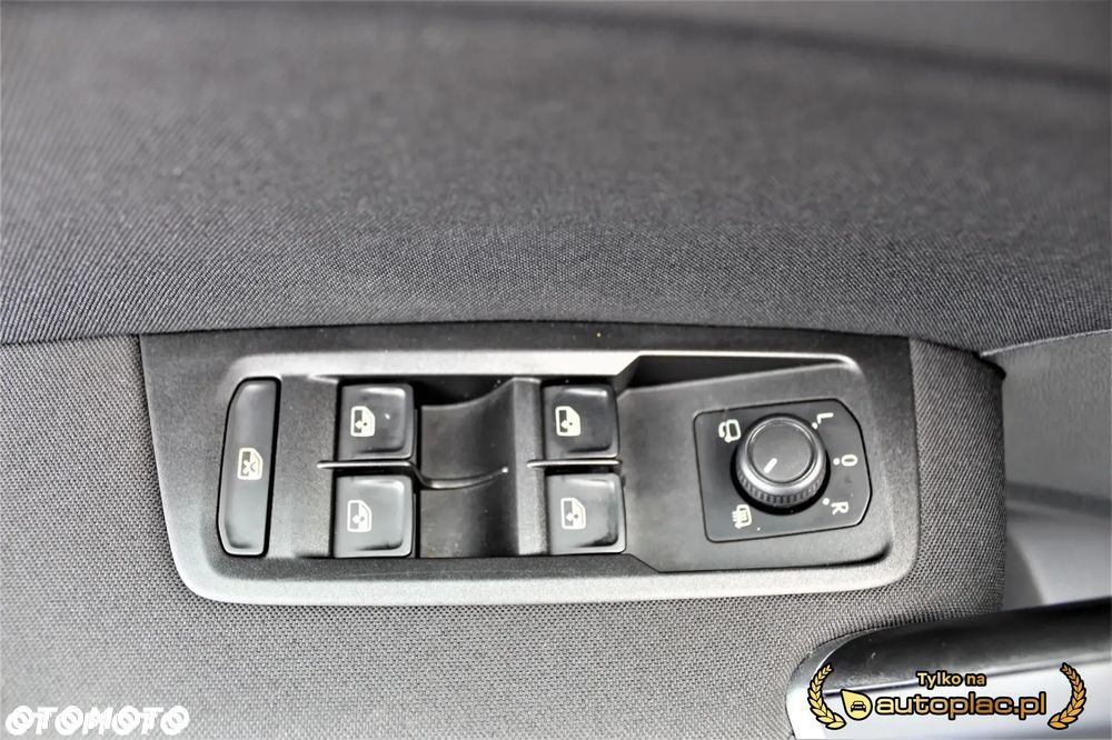 Volkswagen Touran - 10