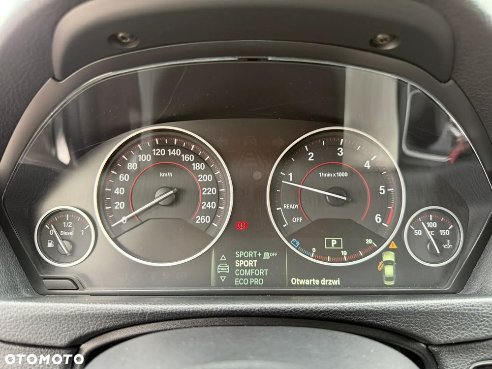 BMW Seria 3 320d Efficient Dynamics Sport Line - 32