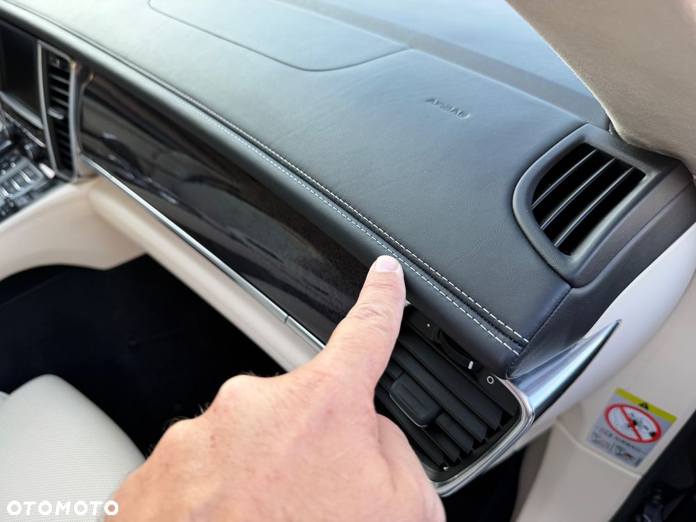 Porsche Panamera Turbo Executive - 30